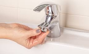 KINH NGHIỆM XỬ LÝ VÒI LAVABO BỊ RỈ NƯỚC NHANH CHÓNG VÀ HIỆU QUẢ